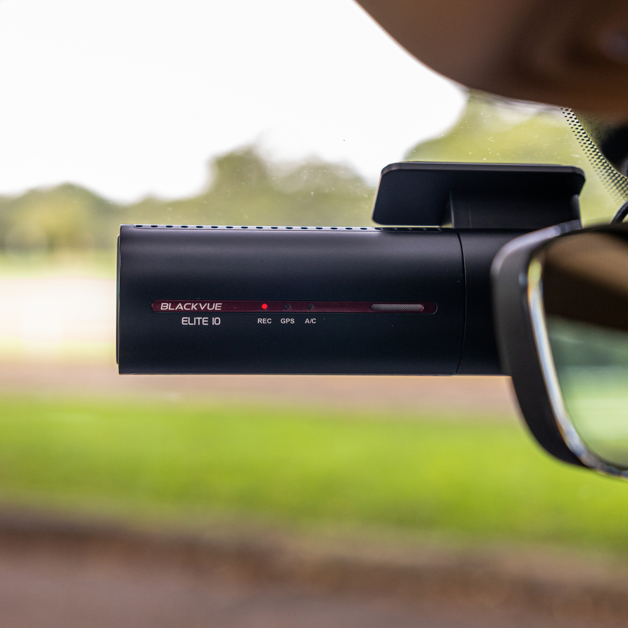 BlackVue Elite 10 2CH installed on windscreen